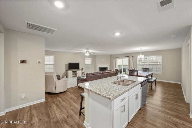 832 Old Towne Loop Drive, Seymour, TN 37865