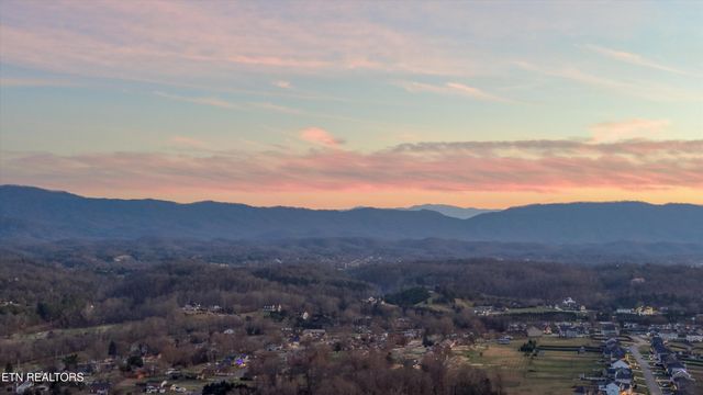 832 Old Towne Loop Drive, Seymour, TN 37865