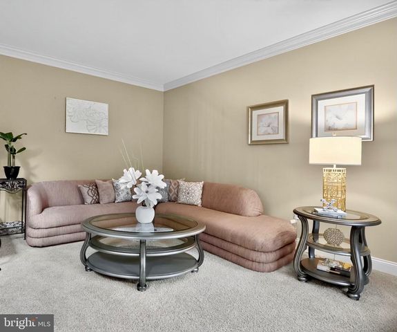 512 CHAMPIONSHIP DR, Harleysville, PA 19438