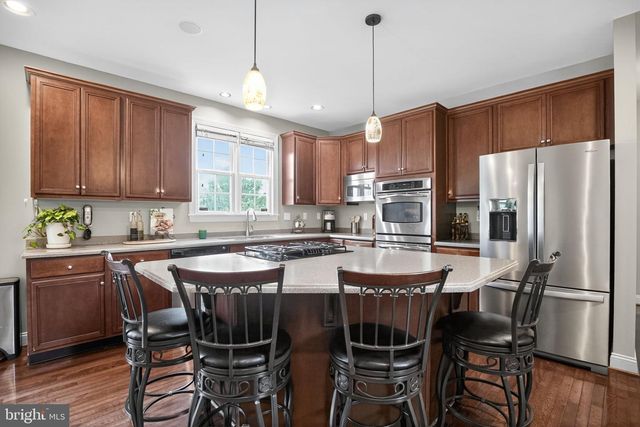 512 CHAMPIONSHIP DR, Harleysville, PA 19438