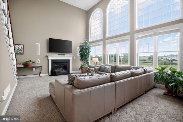 512 CHAMPIONSHIP DR, Harleysville, PA 19438