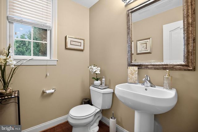 512 CHAMPIONSHIP DR, Harleysville, PA 19438