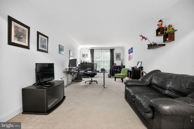 512 CHAMPIONSHIP DR, Harleysville, PA 19438