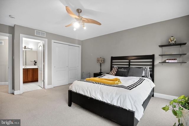 512 CHAMPIONSHIP DR, Harleysville, PA 19438