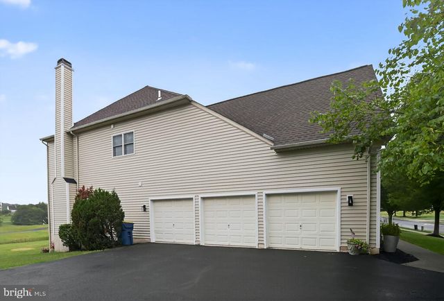 512 CHAMPIONSHIP DR, Harleysville, PA 19438