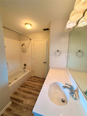 5614 Wedgefield Road, Granbury, TX 76049