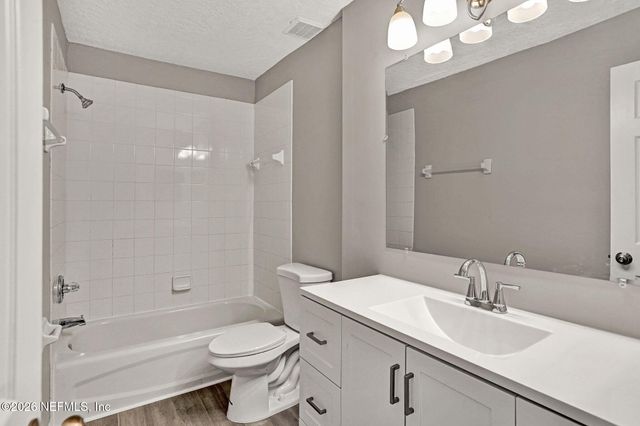 800 OLD BRIDGE Road 3, St. Johns, FL 32259