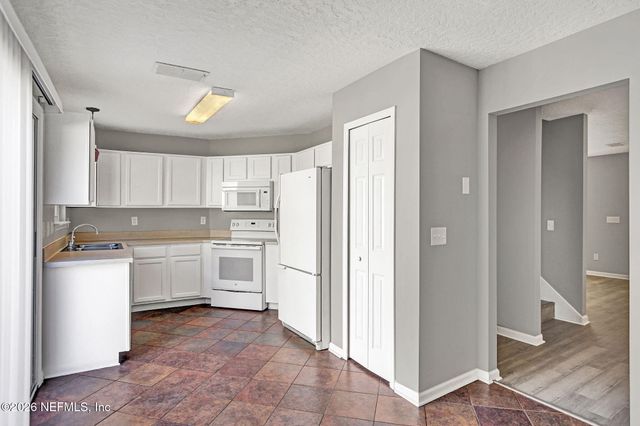 800 OLD BRIDGE Road 3, St. Johns, FL 32259