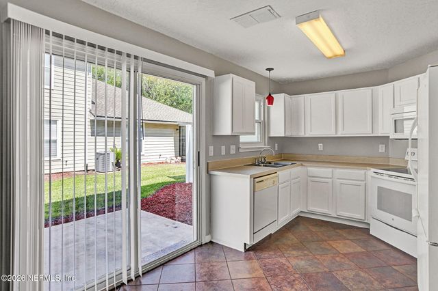 800 OLD BRIDGE Road 3, St. Johns, FL 32259