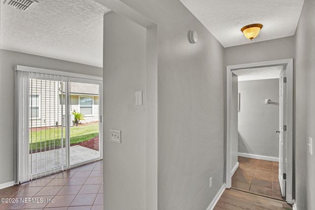 800 OLD BRIDGE Road 3, St. Johns, FL 32259