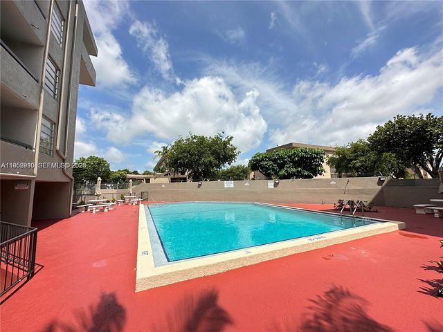 802 NW 87th Ave 315, Miami, FL 33172