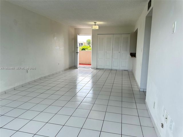 802 NW 87th Ave 315, Miami, FL 33172