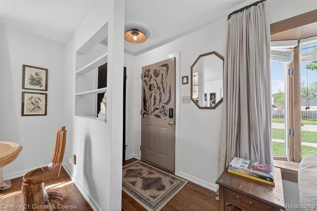 725 S Manitou Avenue, Commerce Twp, MI 48017