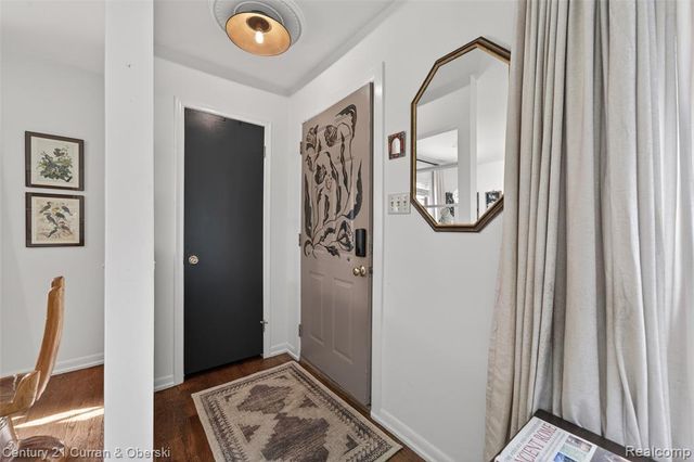 725 S Manitou Avenue, Commerce Twp, MI 48017