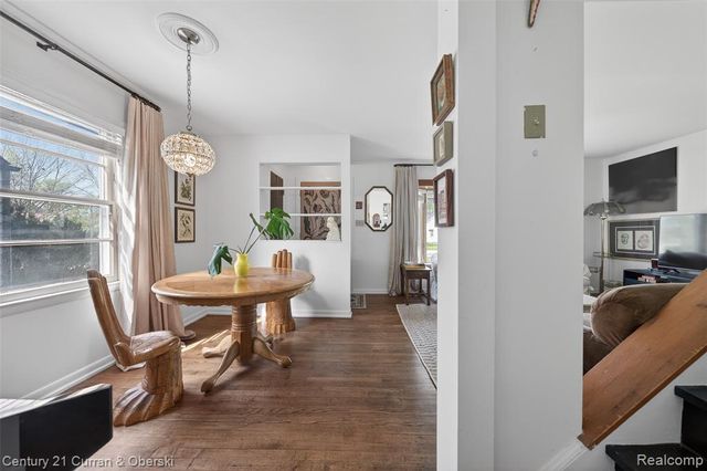 725 S Manitou Avenue, Commerce Twp, MI 48017