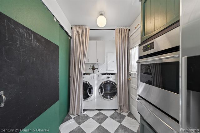 725 S Manitou Avenue, Commerce Twp, MI 48017