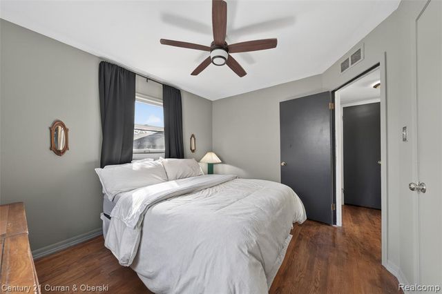 725 S Manitou Avenue, Commerce Twp, MI 48017