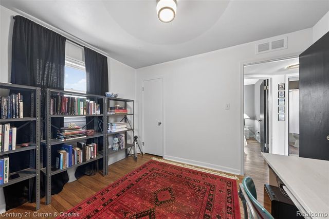 725 S Manitou Avenue, Commerce Twp, MI 48017