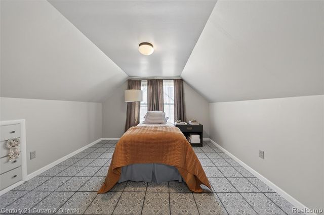 725 S Manitou Avenue, Commerce Twp, MI 48017