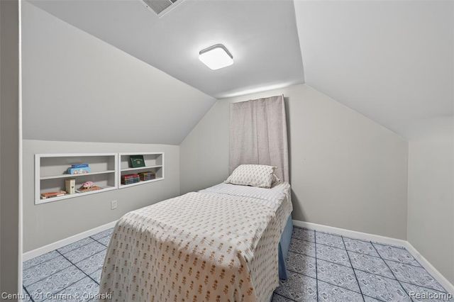 725 S Manitou Avenue, Commerce Twp, MI 48017