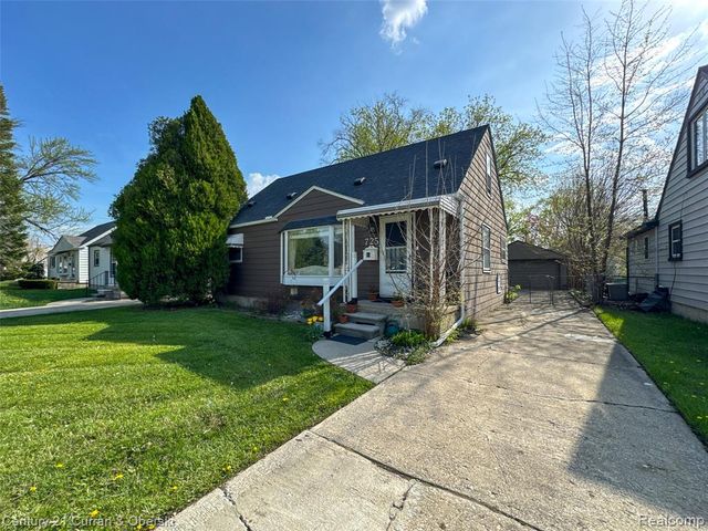 725 S Manitou Avenue, Commerce Twp, MI 48017