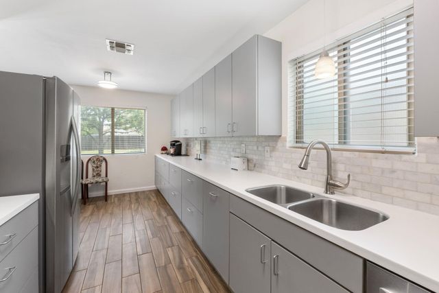 2006 Heathwood CIR, Round Rock, TX 78664