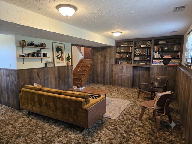 397 E 1300 N, Chesterton, IN 46304