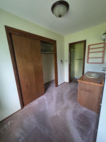 397 E 1300 N, Chesterton, IN 46304