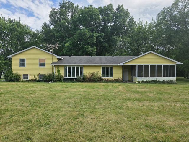 397 E 1300 N, Chesterton, IN 46304