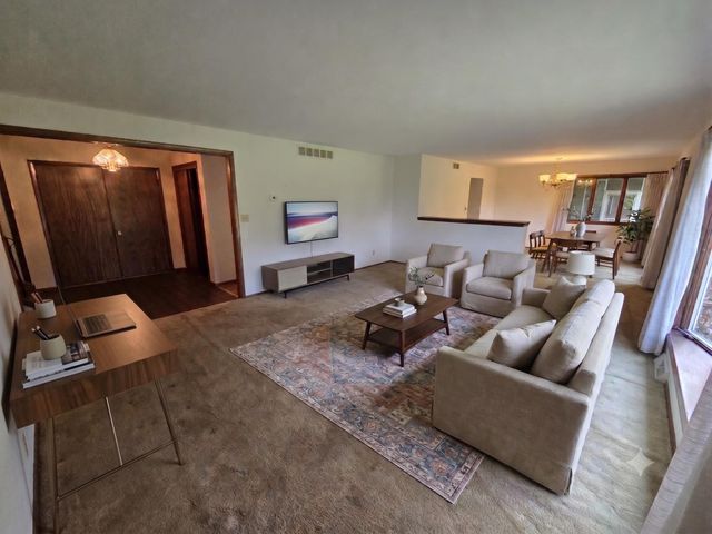 397 E 1300 N, Chesterton, IN 46304
