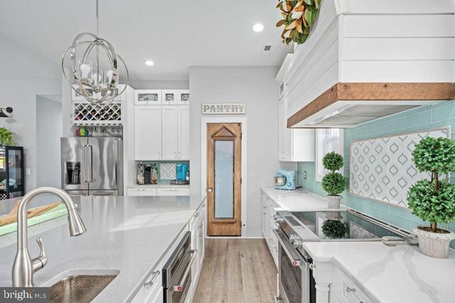 7803 FITZHUGH LN, King George, VA 22485