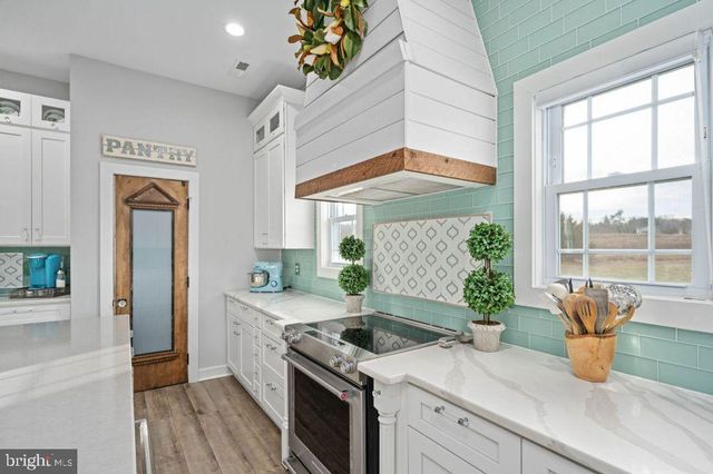 7803 FITZHUGH LN, King George, VA 22485