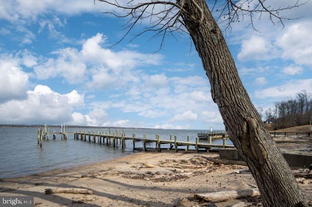 7803 FITZHUGH LN, King George, VA 22485