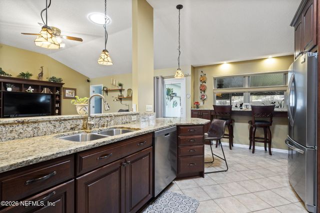 830 MIDLAND Court, Orange Park, FL 32065