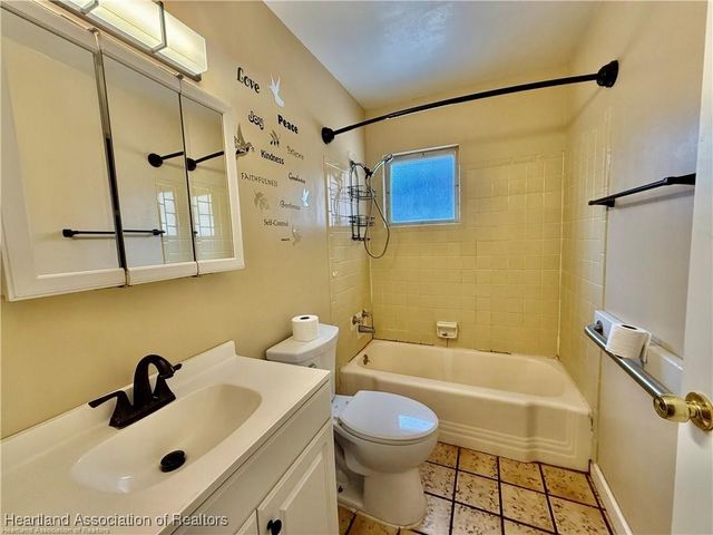 709 W Ruth Street, Avon Park, FL 33825