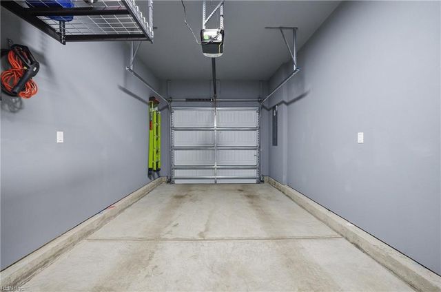 2017 Melbourne ST, Newport News, VA 23608