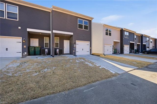 2017 Melbourne ST, Newport News, VA 23608