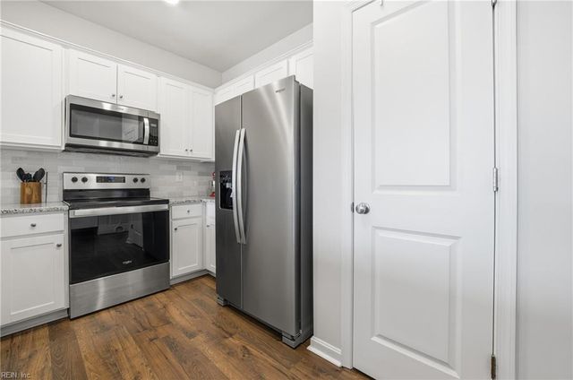 2017 Melbourne ST, Newport News, VA 23608