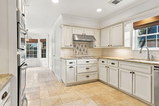 5515 Court Of York, Houston, TX 77069