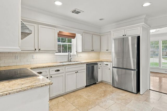 5515 Court Of York, Houston, TX 77069