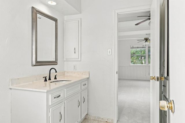 5515 Court Of York, Houston, TX 77069