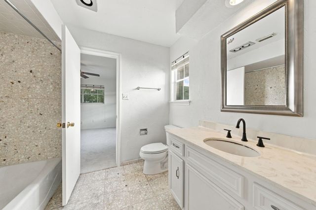 5515 Court Of York, Houston, TX 77069