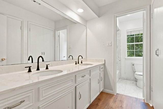 5515 Court Of York, Houston, TX 77069