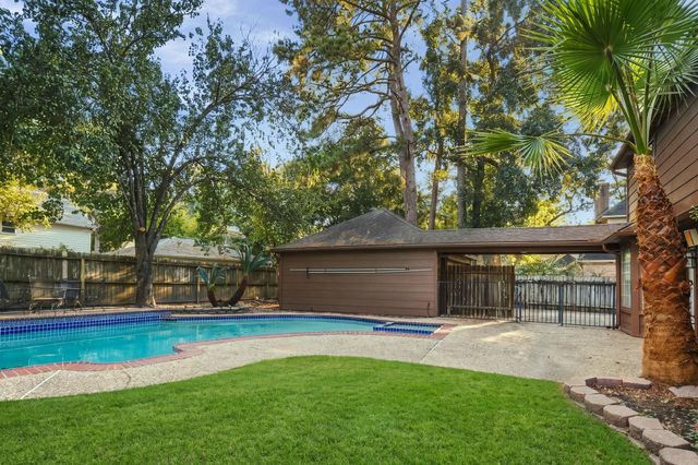 5515 Court Of York, Houston, TX 77069