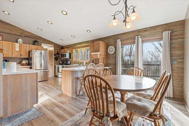 19808 PERRY Road, Council Bluffs, IA 51503