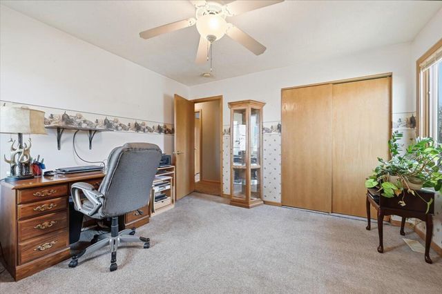 19808 PERRY Road, Council Bluffs, IA 51503