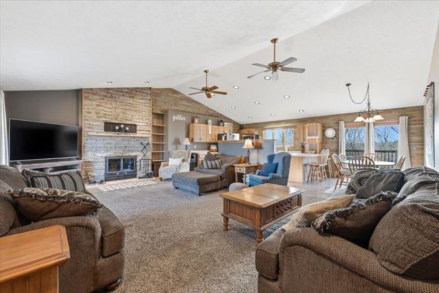 19808 PERRY Road, Council Bluffs, IA 51503