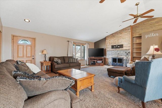 19808 PERRY Road, Council Bluffs, IA 51503