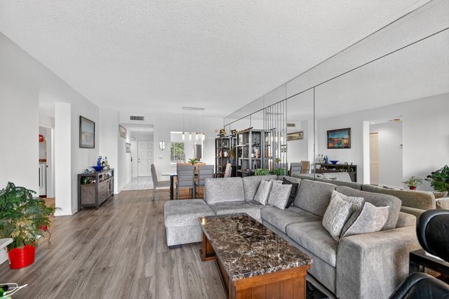 6193 Pointe Regal Circle 402, Delray Beach, FL 33484