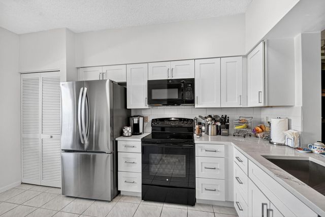 6193 Pointe Regal Circle 402, Delray Beach, FL 33484